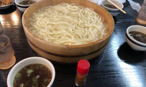 かねぎん坂野のたらいうどん